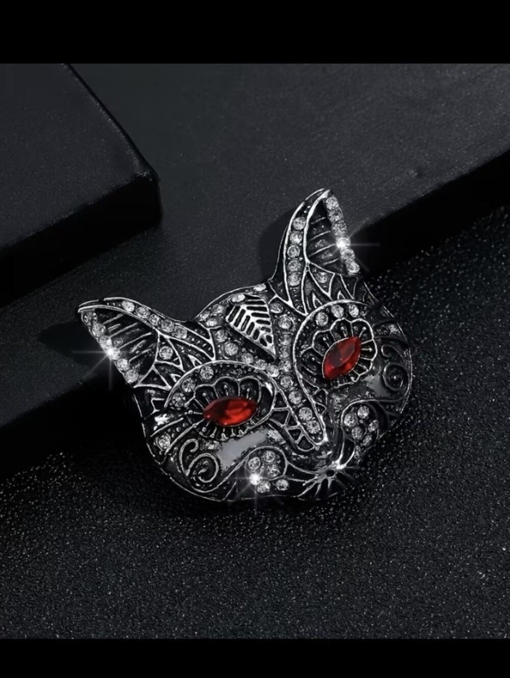 Kitty Cat Tiny Brooch NEW